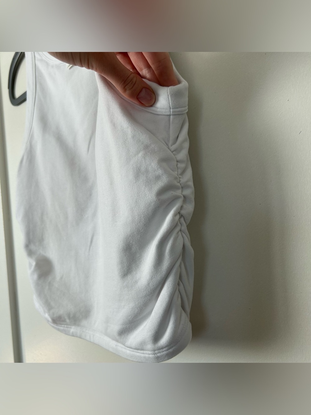 Alo Yoga Sway Bra Tank White Size Medium - Picture 8 of 9